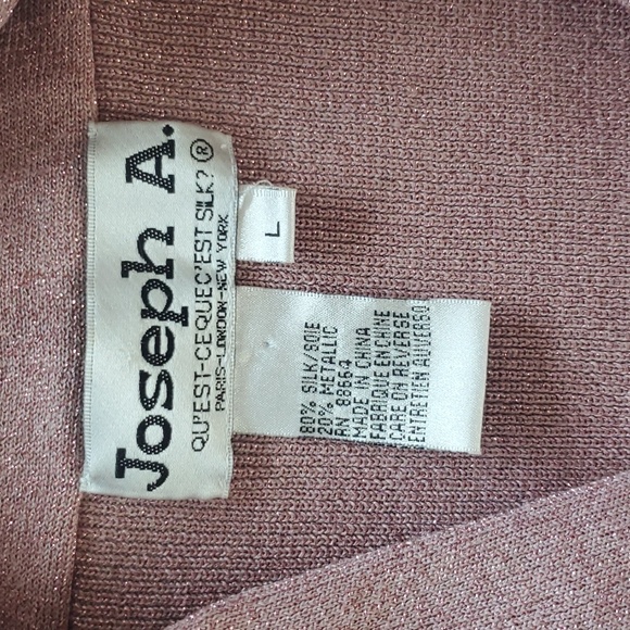 Joseph A. Metallic Rose Gold Sweater Size Large - Picture 6 of 8